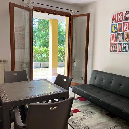 Appartamento Il Faro Con Giardino In Residence Con Piscina Дезенцано-дель-Гарда Экстерьер фото