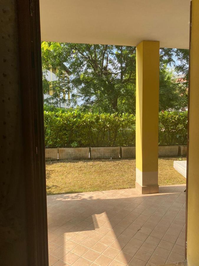 Appartamento Il Faro Con Giardino In Residence Con Piscina Дезенцано-дель-Гарда Экстерьер фото