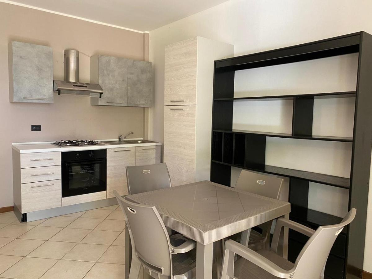 Appartamento Il Faro Con Giardino In Residence Con Piscina Дезенцано-дель-Гарда Экстерьер фото